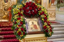 Божественная литургия в храме в честь Покрова Пресвятой Богородицы Саратова