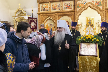 Божественная литургия в храме во имя святителя и чудотворца Николая на Елшанском кладбище г. Саратова