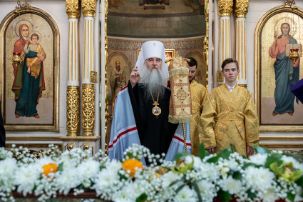 Божественная литургия в храме Всех святых, в земле Русской просиявших, г. Саратова