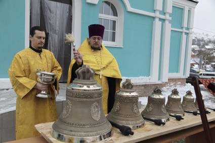 Освящены колокола храма, строящегося в Смирновском ущелье