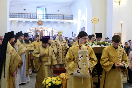 Божественная литургия в Свято-Никольском мужском монастыре Саратова