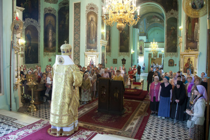 Божественная литургия в храме в честь Сошествия Святого Духа г. Саратова
