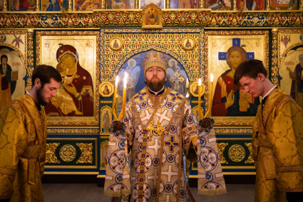 Митрополит Игнатий совершил всенощное бдение в Свято-Никольском мужском монастыре г. Саратова