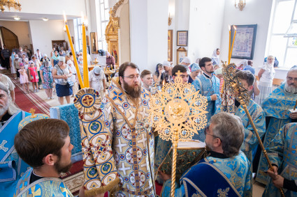 Митрополит Игнатий совершил всенощное бдение в Казанском храме г. Саратова
