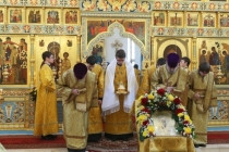 Божественная литургия в Свято-Алексиевском женском монастыре Саратова