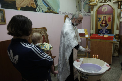 В молельной комнате СИЗО №1 совершено Таинство крещения