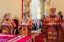 Божественная литургия в храме в честь Покрова Пресвятой Богородицы Саратова
