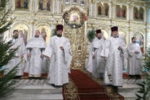 Божественная литургия в Духосошественском кафедральном соборе Саратова