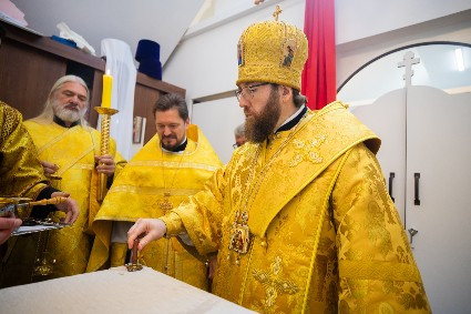 Митрополит Игнатий совершил Великое освящение храма в честь иконы Божией Матери «Взыскание погибших» п. Расково и Божественную литургию в новоосвященном храме