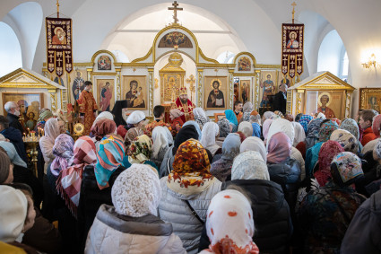 Митрополит Игнатий совершил Божественную литургию в Спасо-Преображенском мужском монастыре г. Саратова