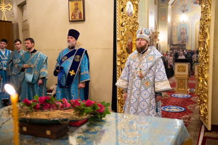 Митрополит Игнатий совершил всенощное бдение в Покровском соборе г. Саратова
