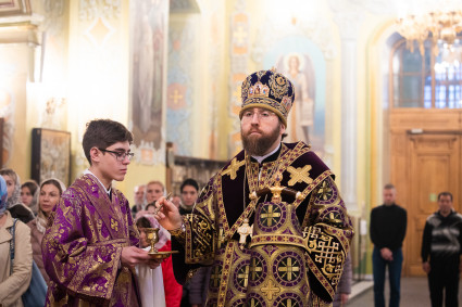Митрополит Игнатий совершил всенощное бдение в Покровском соборе г. Саратова