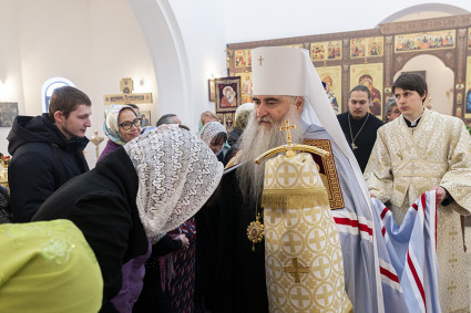 Божественная литургия в храме в честь преподобного Сергия Радонежского г. Саратова
