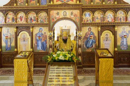Епископ Манхэттенский Николай совершил Божественную литургию в храме святителя Николая Японского г. Саратова