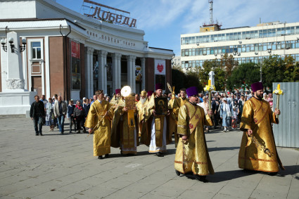 Божественная литургия в храме во имя святителя Митрофана Воронежского г. Саратова