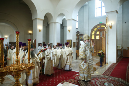 Божественная литургия в Свято-Алексиевском женском монастыре г.Саратова