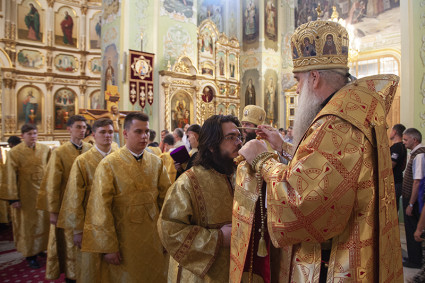Всенощное бдение в храме в честь Покрова Пресвятой Богородицы г.Саратова