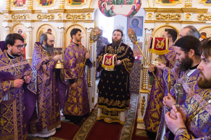 Митрополит Игнатий совершил Божественную литургию во Владимирском женском монастыре г. Вольска