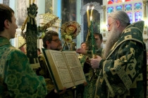 Вечернее богослужение в Духосошественском кафедральном соборе г.Саратова