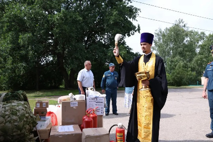 Представители епархии приняли участие в передаче гуманитарной помощи для отправки в зону СВО