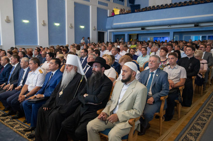 Митрополит Лонгин принял участие в праздновании 25-летия областной Думы