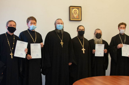 В СПДС завершилось обучение очередной группы священнослужителей на курсах повышения квалификации