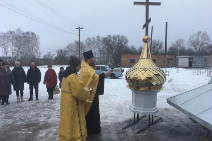 Освящены купол и крест звонницы храма с. Калмантай
