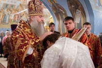 Божественная литургия в Свято-Троицком соборе Саратова