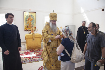 Божественная литургия в храме в честь Владимирской иконы Божией Матери г. Саратова