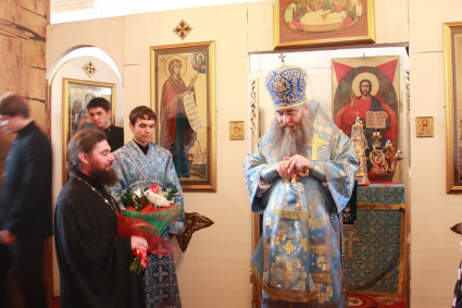 Божественная литургия в храме в честь Рождества Христова г. Саратова
