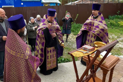 Освящены колокола храма Воскресения Христова на Воскресенском кладбище в г. Саратове