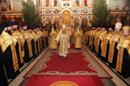 Рождественская вечерня в Покровском храме Саратова