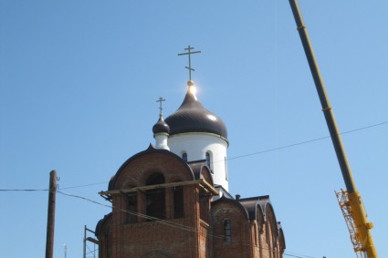 В селе Казанла Базарно-Карабулакского района освятили купола храма во имя святого апостола Иоанна Богослова