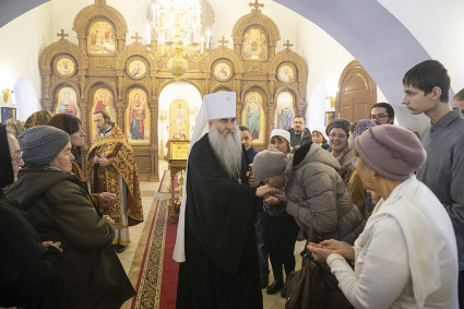 Божественная литургия в храме во имя святых бессребреников и чудотворцев Космы и Дамиана г. Саратова