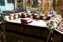 Вечерня с выносом Плащаницы в Духосошественском кафедральном соборе Саратова