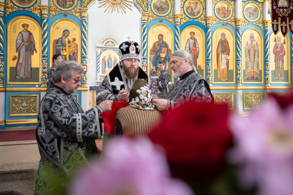 Митрополит Игнатий совершил Литургию Преждеосвященных Даров в Свято-Сергиевском женском монастыре с. Алексеевка Базарно-Карабулакского района