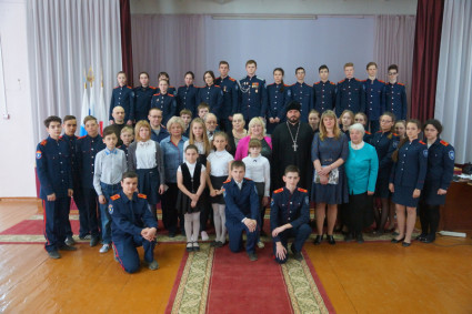 Библиотеке школы №43 передана православная литература