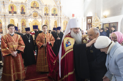 Божественная литургия в храме святых первоверховных апостолов Петра и Павла г. Аткарска