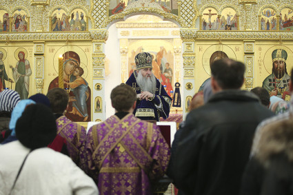 Божественная литургия в храме в честь Рождества Христова г.Саратова