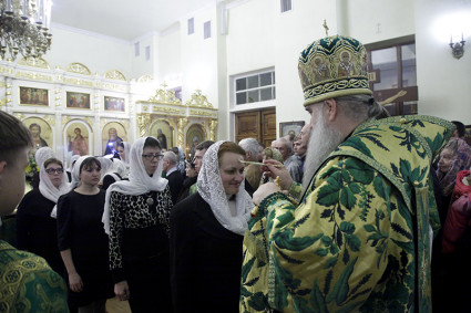 Всенощное бдение на Архиерейском подворье – храме во имя преподобного Серафима Саровского г.Саратова