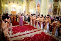 Божественная литургия с Чином умовения ног в Покровском храме Саратова