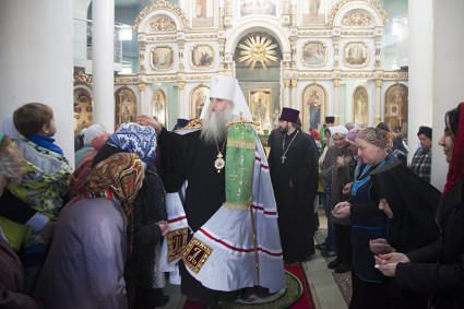 Божественная литургия в храме во имя Всех Святых, в земле Российской просиявших, г.Саратова
