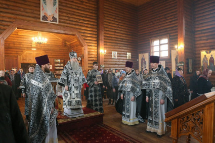 Литургия Преждеосвященных Даров в храме в честь Сретения Господня г.Саратова