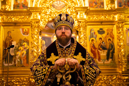 Митрополит Игнатий совершил вечернюю Литургию Преждеосвященных Даров в Свято-Троицком кафедральном соборе г. Саратова