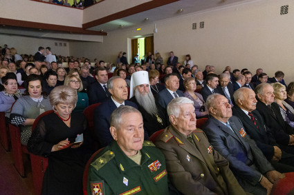 Митрополит Лонгин принял участие в торжественном мероприятии ко Дню народного единства