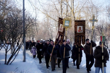 В Аткарске прошел крестный ход в память о разрушенном в советские годы Сретенском храме