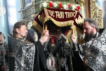 Утреня с Чином погребения в Духосошественском кафедральном соборе Саратова