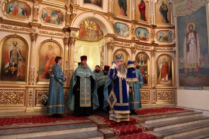 Всенощное бдение в Покровском храме Саратова