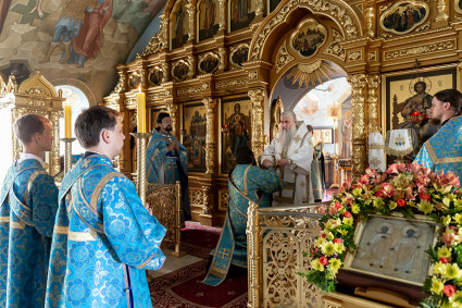 Божественная литургия в Свято-Троицком кафедральном соборе г. Саратова