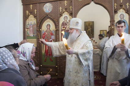Чин Великого освящения и Божественная литургия в храме во имя святителей Василия Великого, Григория Богослова и Иоанна Златоуста г. Хвалынска